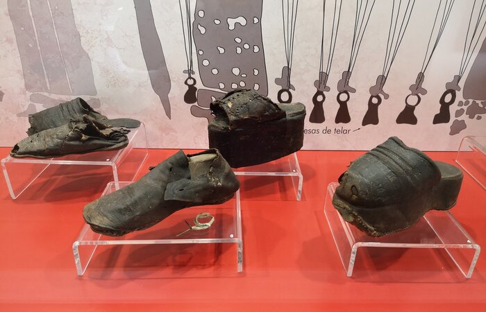 Colección de Calzado medieval del Museo Arqueológico de Consuegra