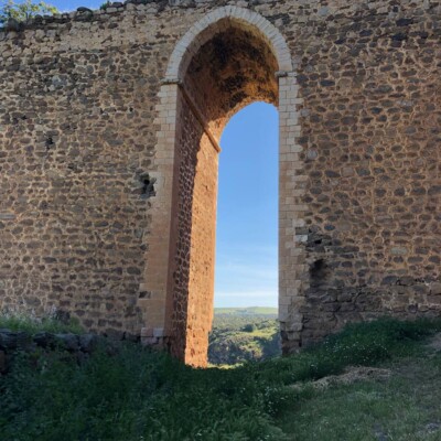 Castillo de Montalbán-Geatrips Arco Castillo de Montalbán